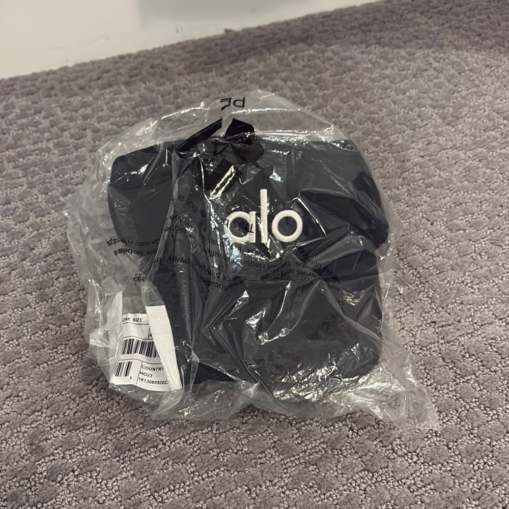 Alo Yoga Black Hat
